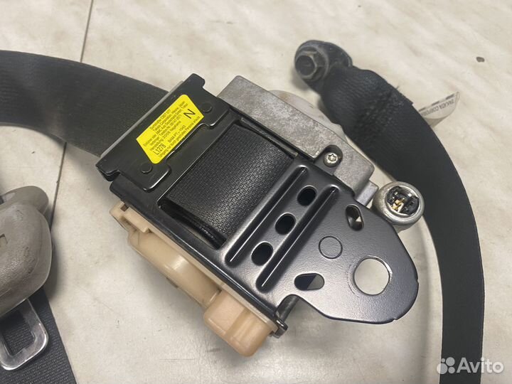 Ремень передний правый Mitsubishi Lancer 9