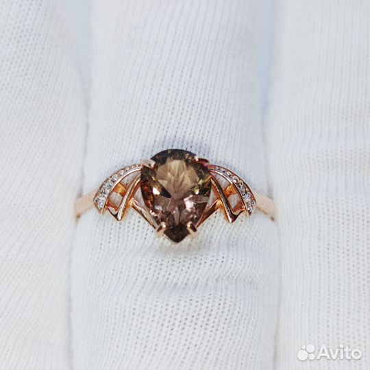 Золотое кольцо с камнем 17р