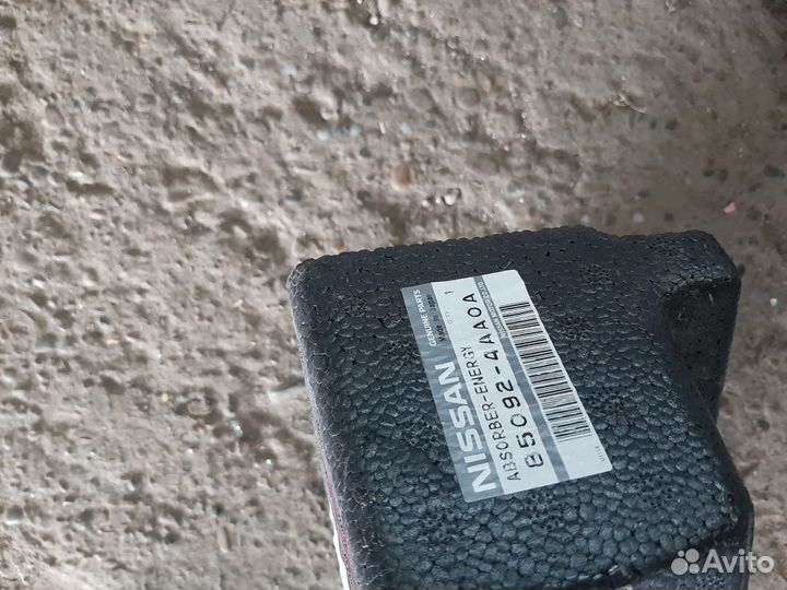 Nissan almera задний абсорбер