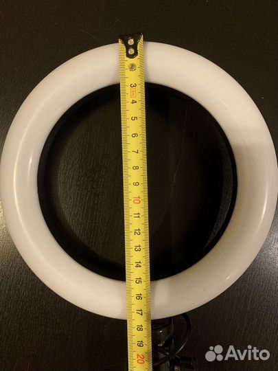 Кольцевая светодиодная лампа