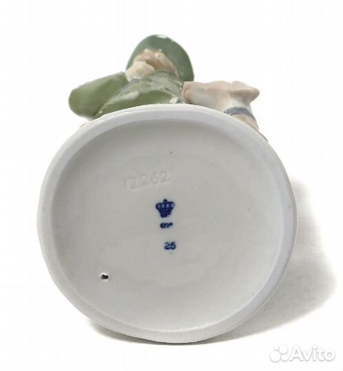 Фарфоровая фигура 