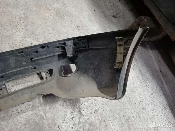 Задний бампер на Ауди 80 б3