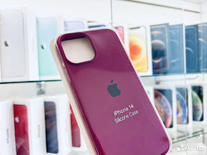 Чехол на iPhone 14