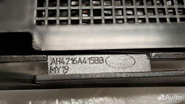 Решетка крыла левая Range Rover