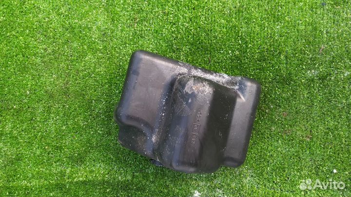 Резонатор воздушного фильтра Nissan Caravan Van