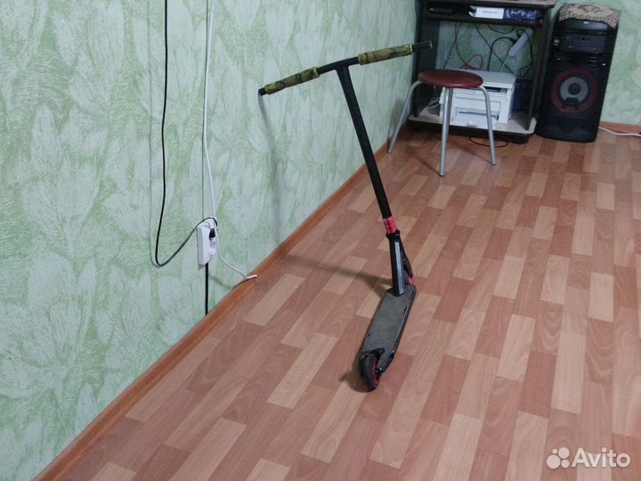 Самакат и 2 Вилки