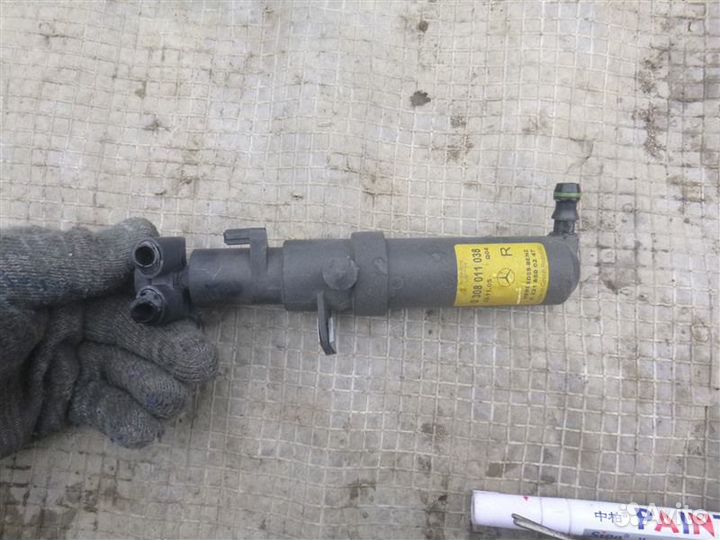 Форсунка омывателя передняя правая Mercedes S500