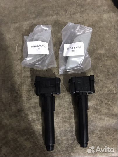 Форсунки фароомывателя Toyota Camry 70