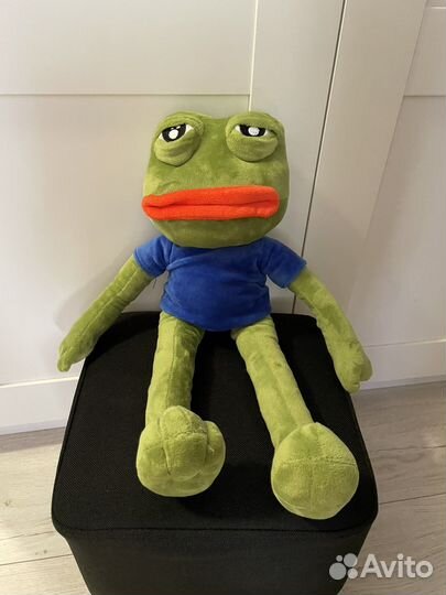 Мягкая игрушка лягушка pepe и бодибилдер