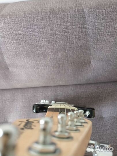 Электрогитара Fender Squier Bullet Tremolo HSS