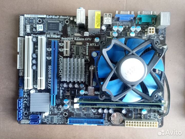 Материнская плата с процессором и памятью