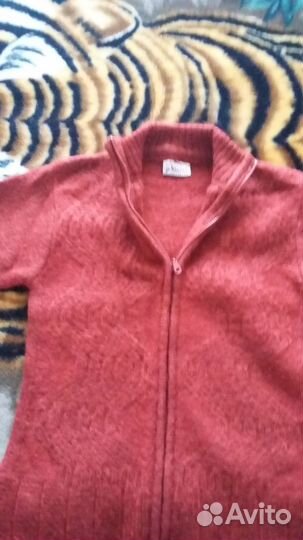 Продам теплую кофту
