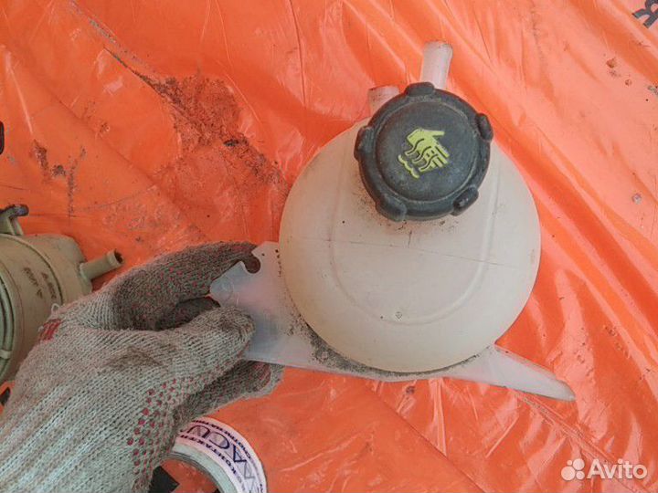 Бачок тосола Рено Сандеро степвей