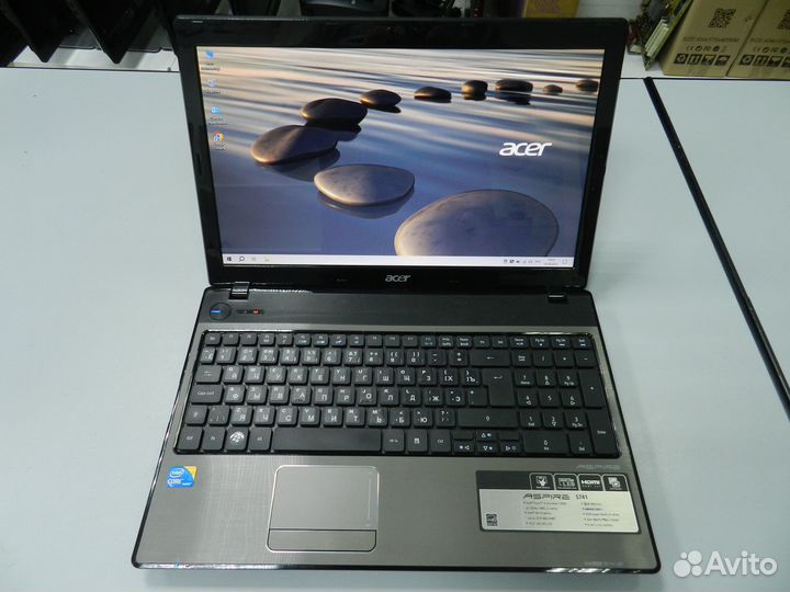 Ноутбук Acer Core i3, 6GB, SSD 120GB