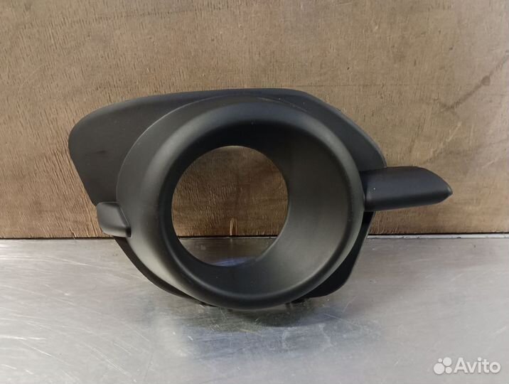 Окантовка птф правая Pajero Sport 2 2008-2015