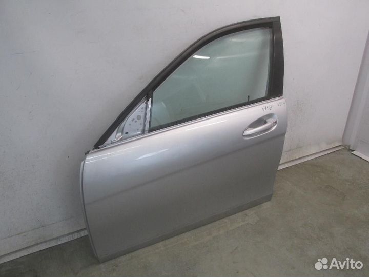 Дверь передняя левая Mercedes-Benz C-Class