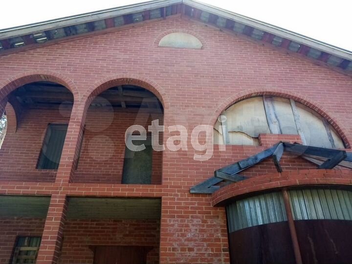 Коттедж 350 м² на участке 9,7 сот.