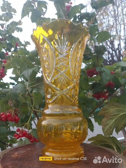 Ваза из желтого хрусталя СССР