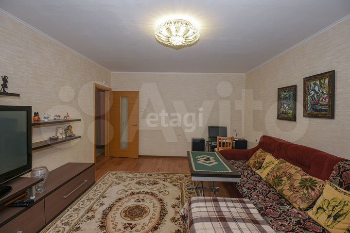 3-к. квартира, 90 м², 1/10 эт.
