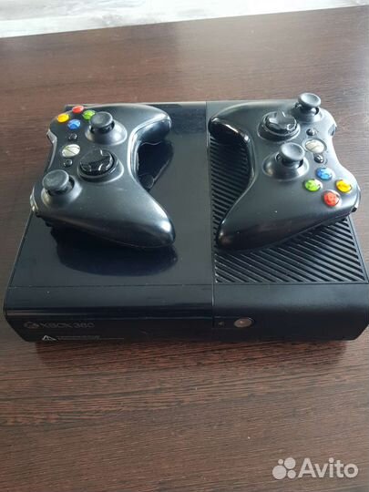 Xbox 360e 250gb прошитый 55 игр