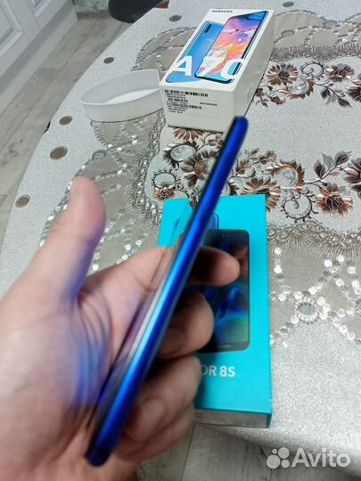 Honor 8s 2/32gb