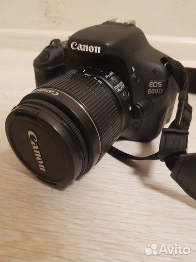 Зеркальный фотоаппарат Canon 600d