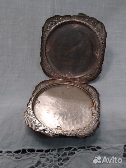 Винтажная пудреница