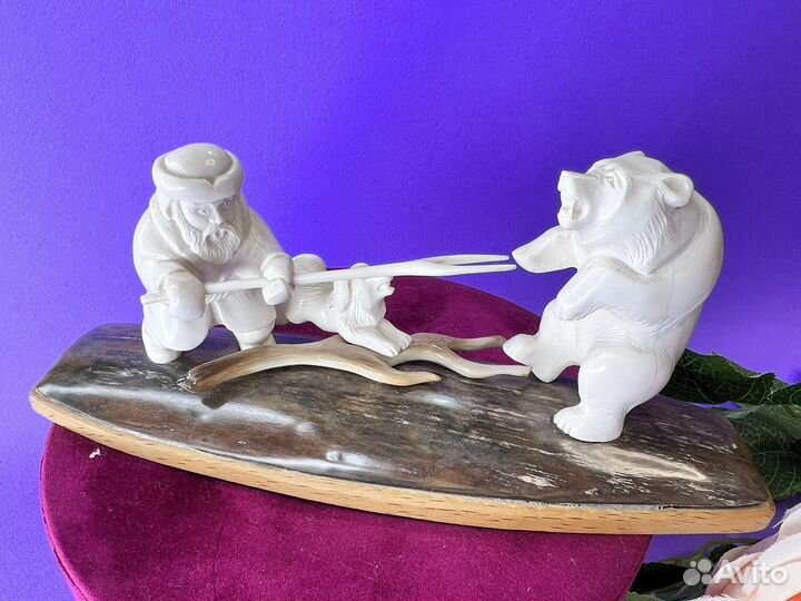 Скульптура 20см «охотник на медведя» Кугаевский