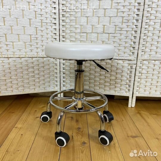 Стул таблетка