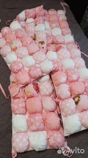 Детская кроватка с маятником