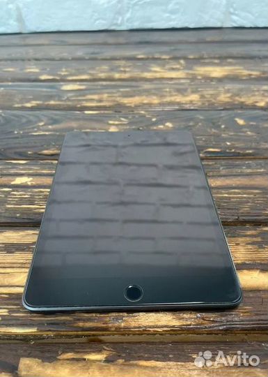 Планшет Apple iPad Mini 2019 256 гб Wi-Fi 7.9