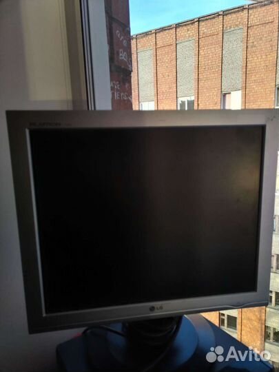 Монитор LG