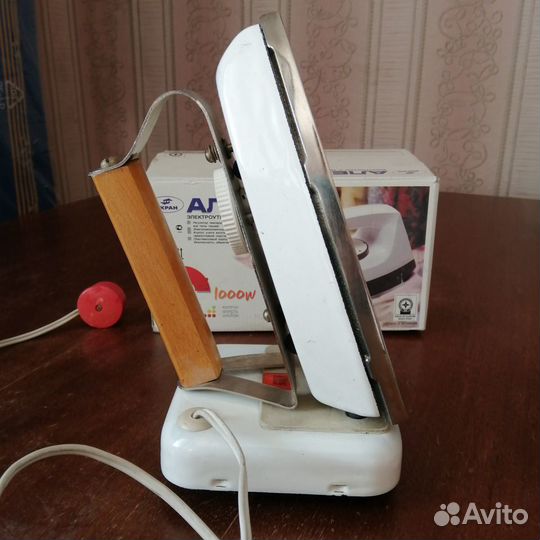 Два электроутюга винтаж новый и бу
