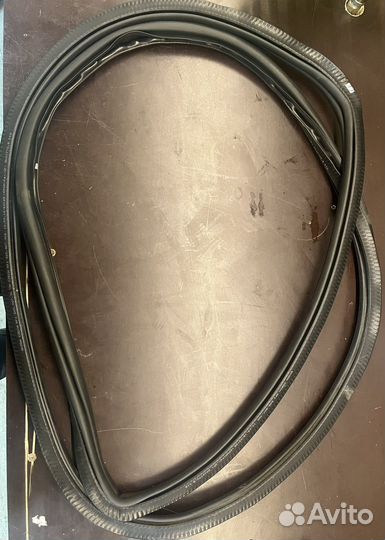 Уплотнитель двери задний правый skoda kodiaq 2018