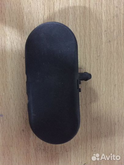 Форсунка омывателя лобового стекла Audi A8 D3