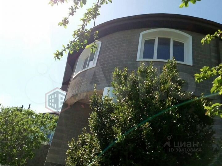 Дом 378,8 м² на участке 9 сот.