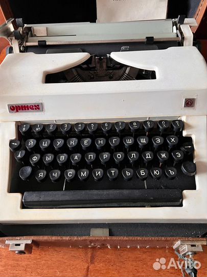 Пишущая машинка