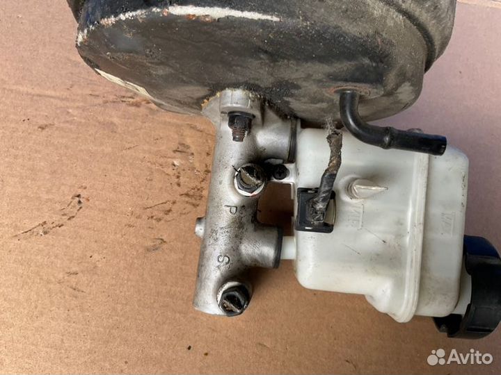 Главный тормозной цилиндр Hyundai Sonata NF 2.4L