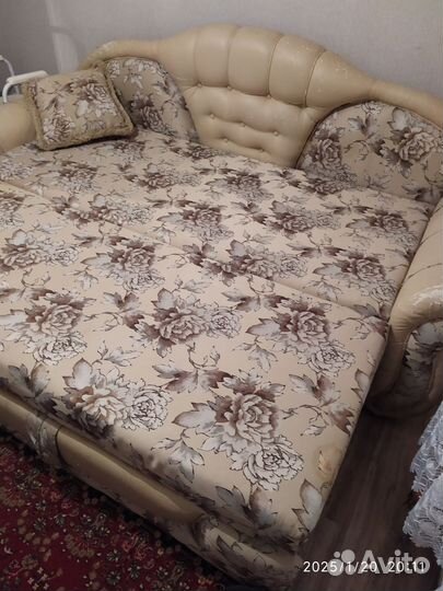 Диван прямой раскладной бу