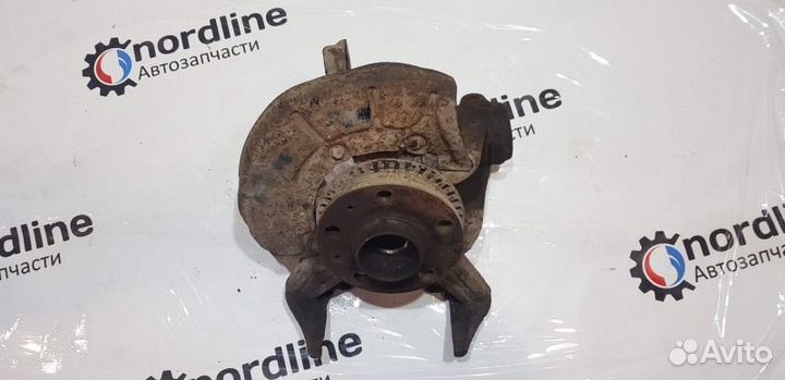 Кулак поворотный передний правый Volkswagen Bora