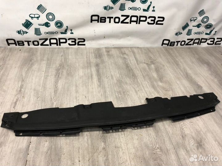 Накладка замка капота Hyundai Solaris хэтчбек 2013