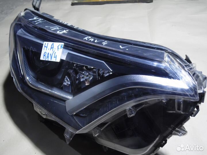Фара правая лэд Тойота рав4