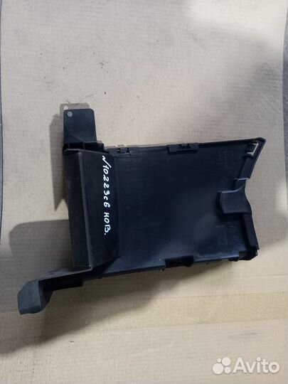 Дефлектор радиатора Renault Logan (2014-Н. в. )