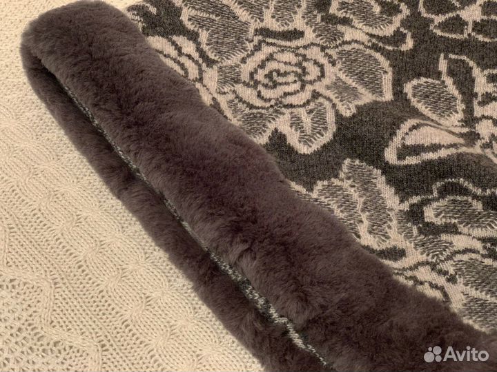 Зимняя косынка с меховой опушкой шерсть