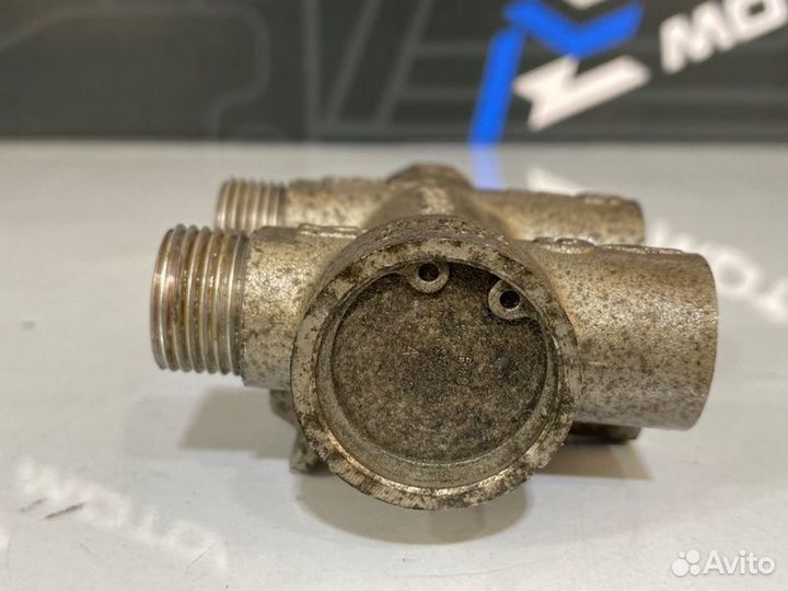 Термостат Volkswagen Touareg 7L AXQ/4 2006