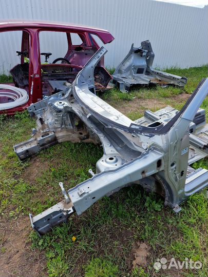 Передняя левая четверть Тигуан 2