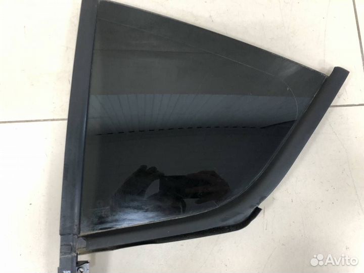 Стекло двери задней левой форточка Skoda Octavia A
