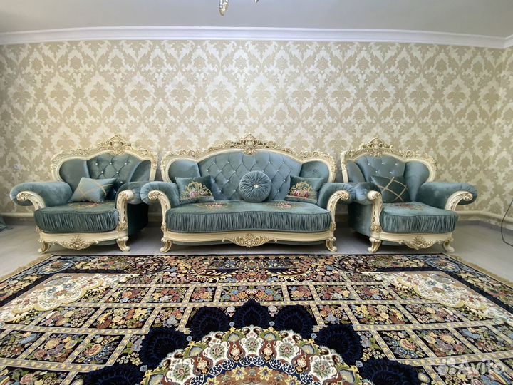 Диван три короны