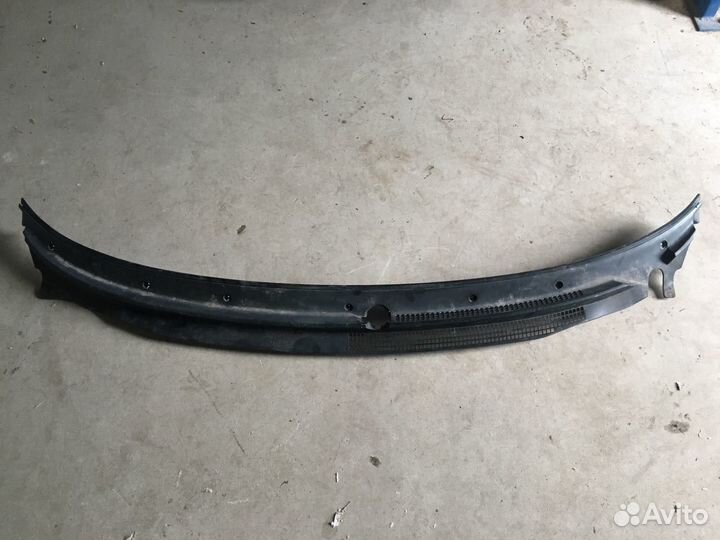 Решетка стеклоочистителя Mazda 626 (GE)