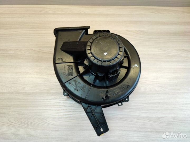 Мотор печки Volkswagen Polo